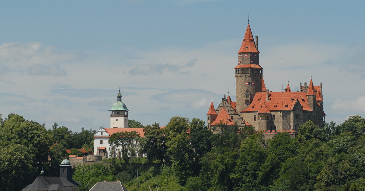 Screenshot or Official Image for hrad-bouzov.cz - Státní hrad Bouzov – romantický skvost střední Moravy. Oficiální webové stránky -
